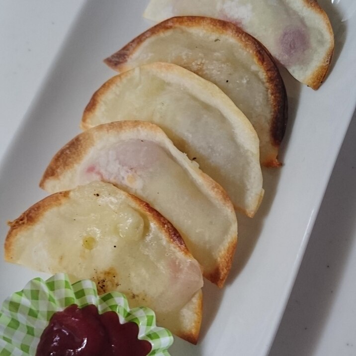 餃子の皮で新じゃがチーズ焼き トースターで簡単 レシピ 作り方 By Yunoa101 楽天レシピ 餃子の皮で新じゃがチーズ焼き トースターで簡単 レシピ 作り方 By Yunoa101 楽天レシピ